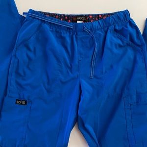 Koi basics scrub bottoms